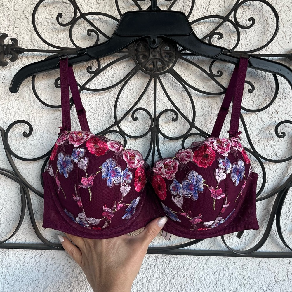Victoria's Secret Dream Angels lined Demi embroidered bra